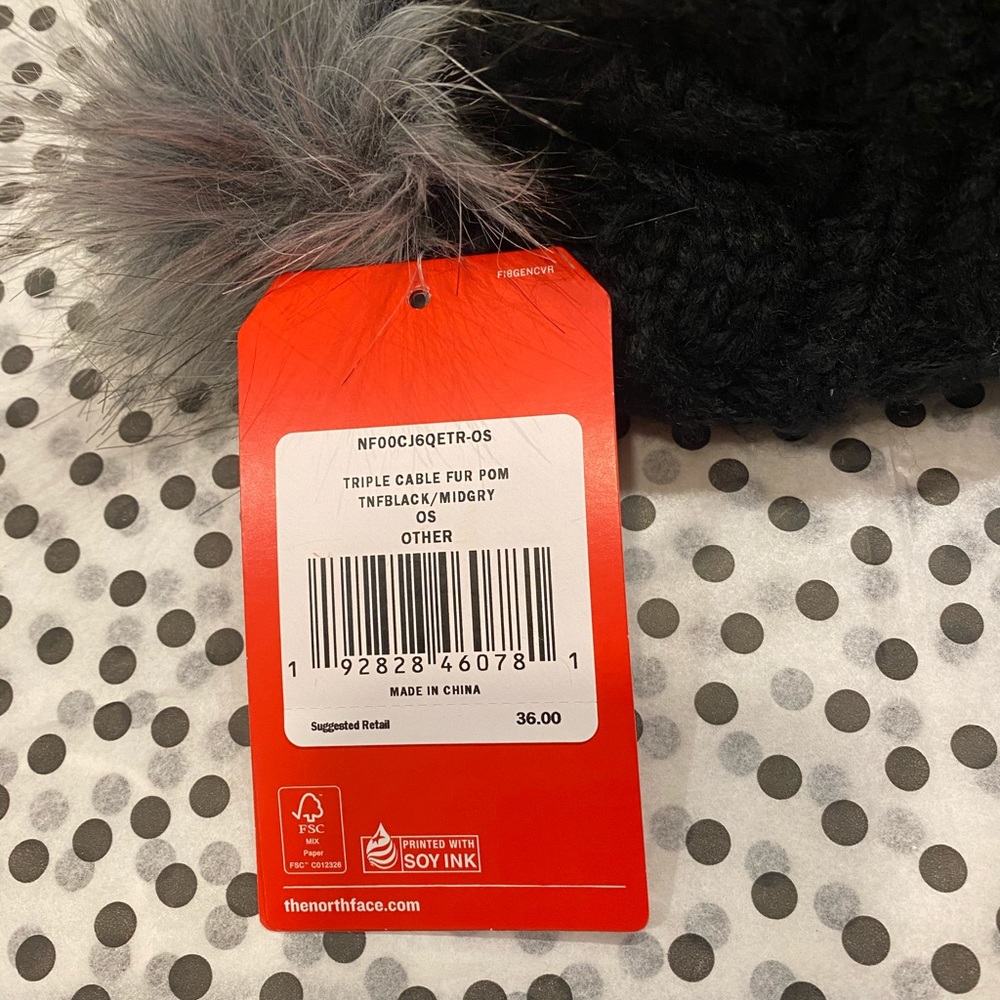 The North Face triple cable fur Pom beanie NWT - Picture 7 of 8
